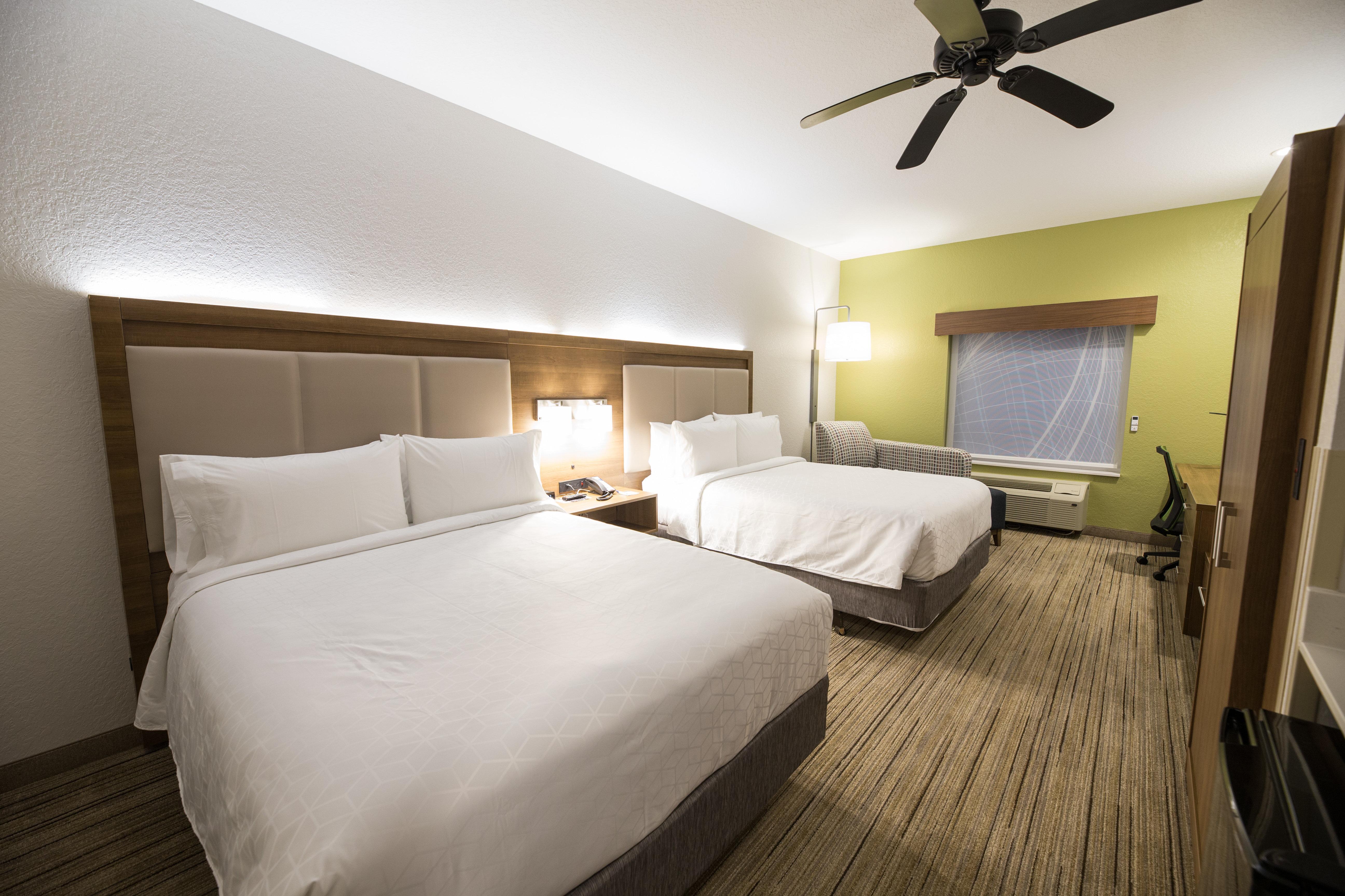 Holiday Inn Express Hotel & Suites Clinton By Ihg Exteriör bild