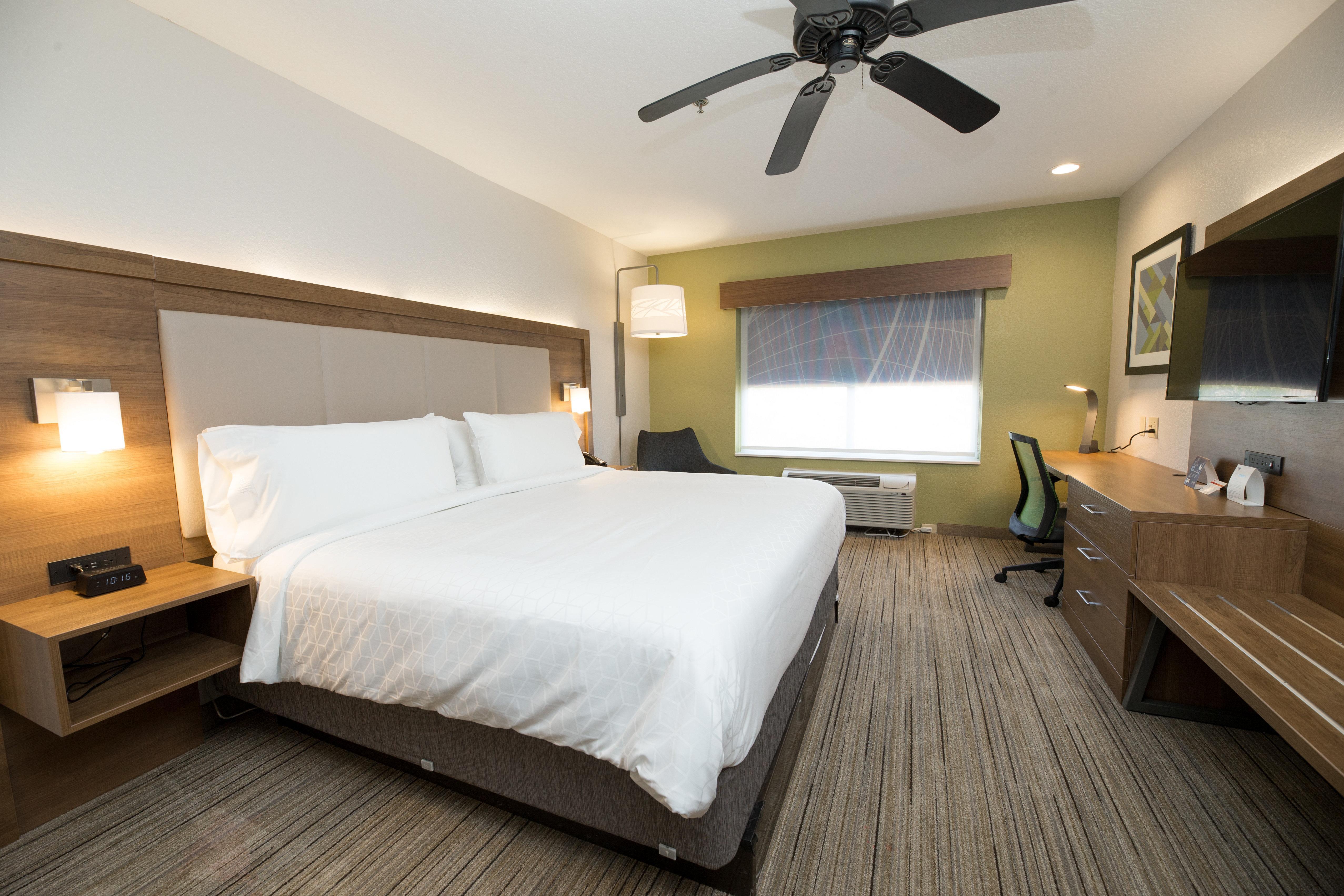 Holiday Inn Express Hotel & Suites Clinton By Ihg Exteriör bild