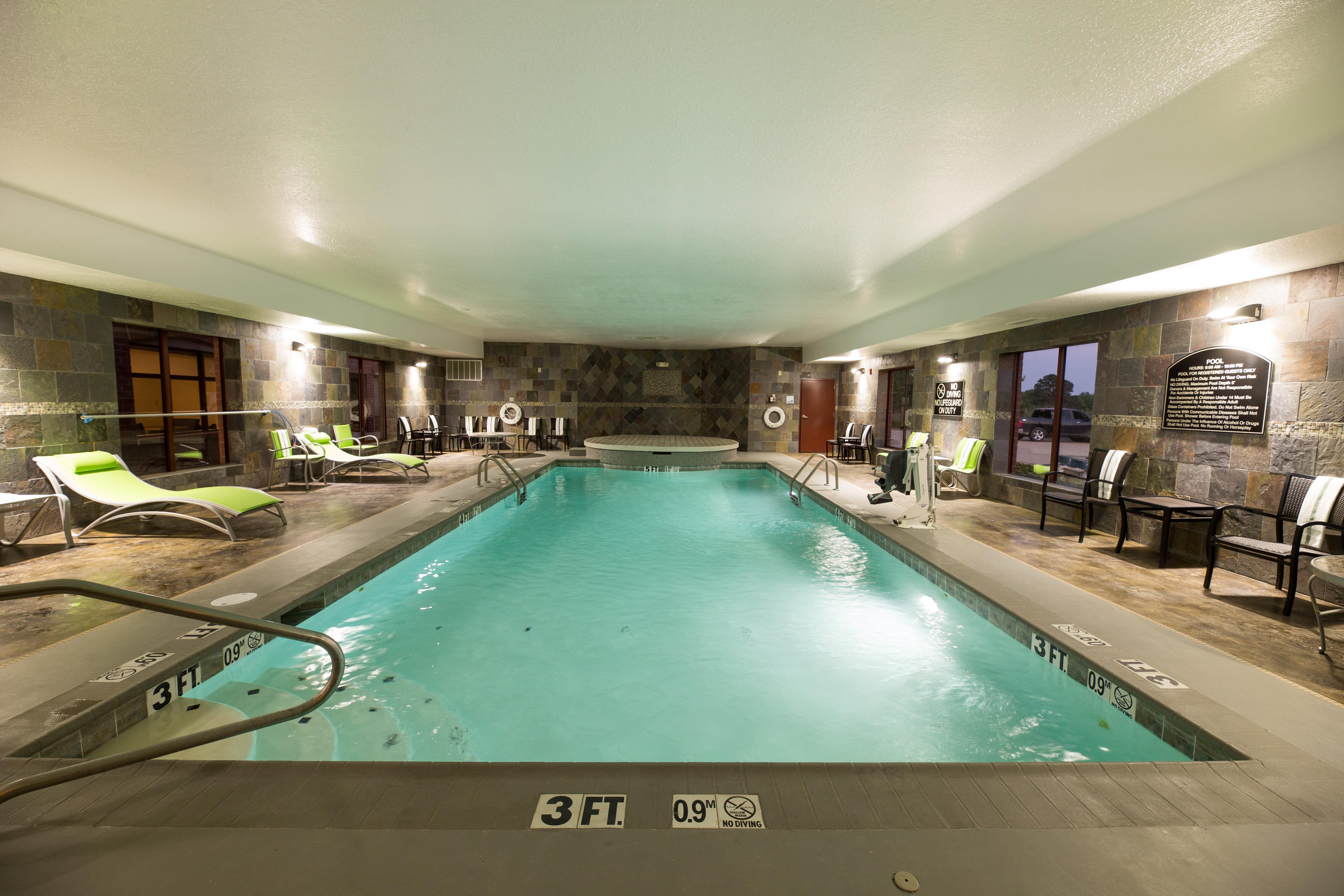 Holiday Inn Express Hotel & Suites Clinton By Ihg Exteriör bild