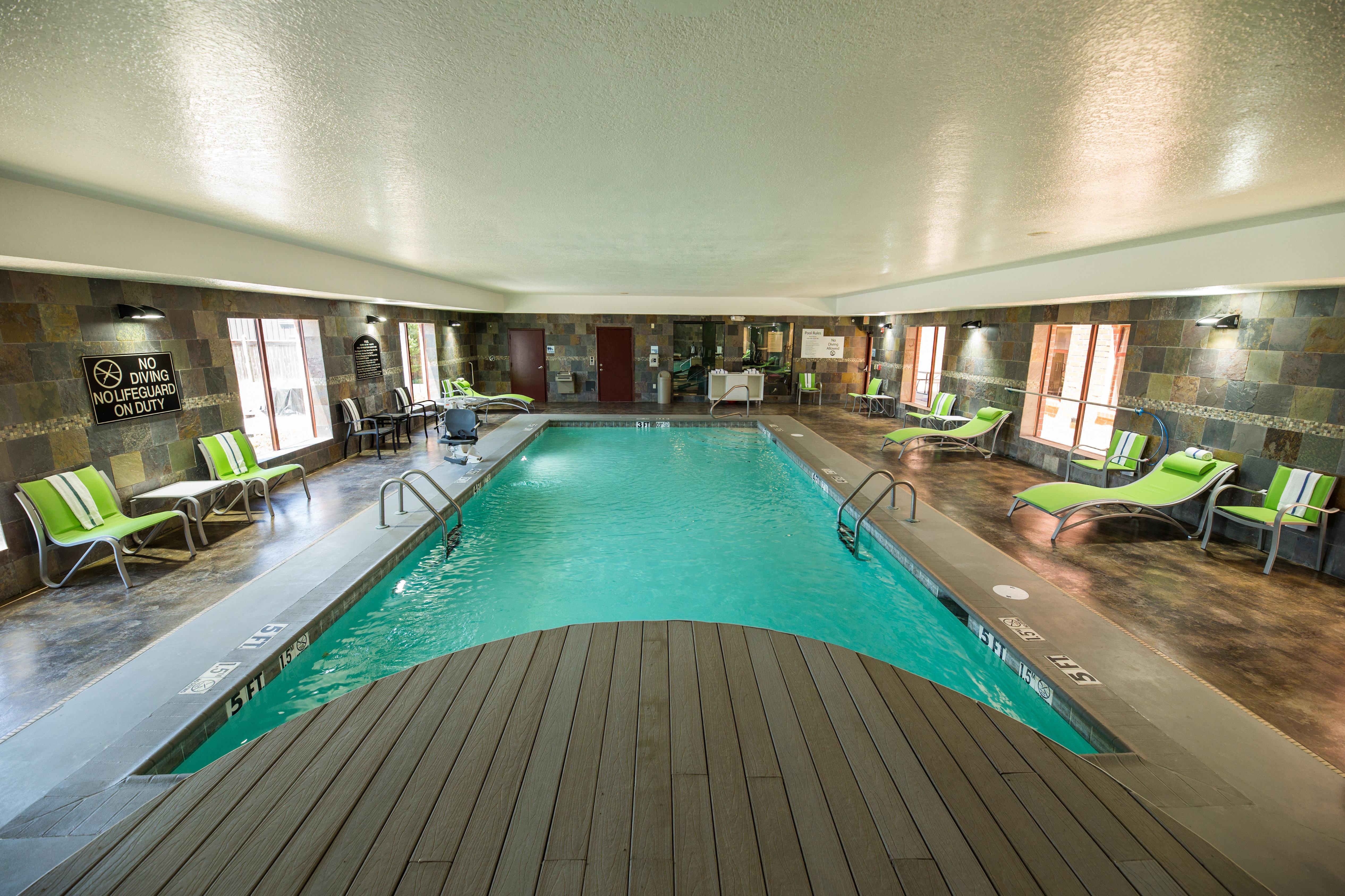 Holiday Inn Express Hotel & Suites Clinton By Ihg Exteriör bild